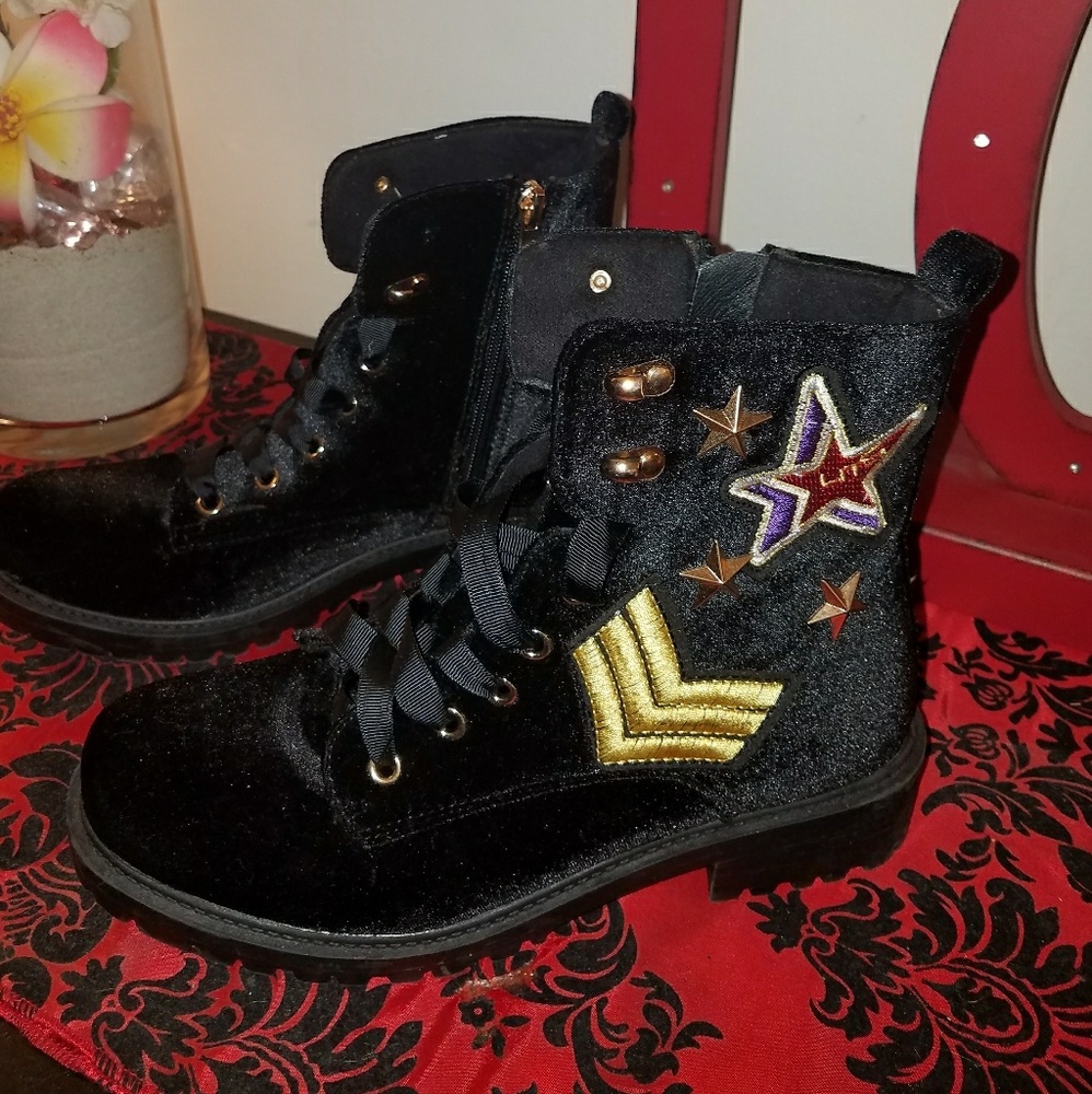 Black Suede boots (never worn) - Picture 3 of 6